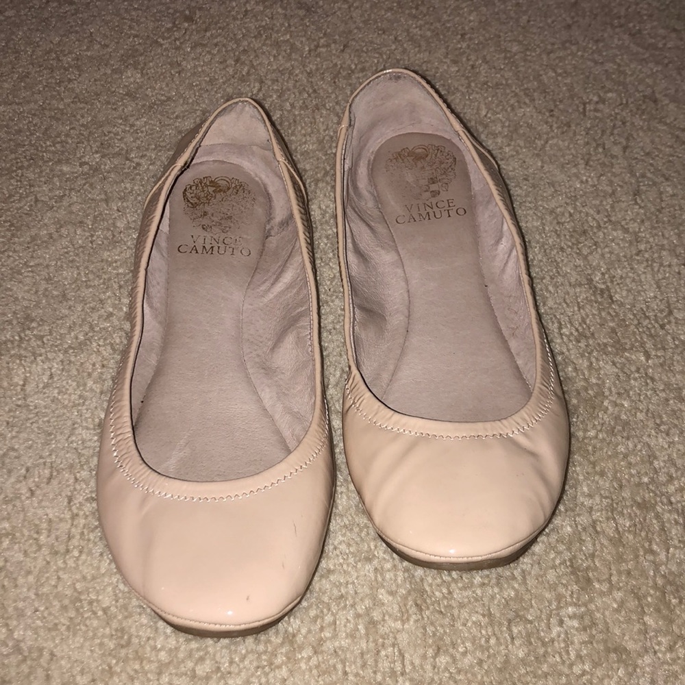 Vince Camuto nude flats